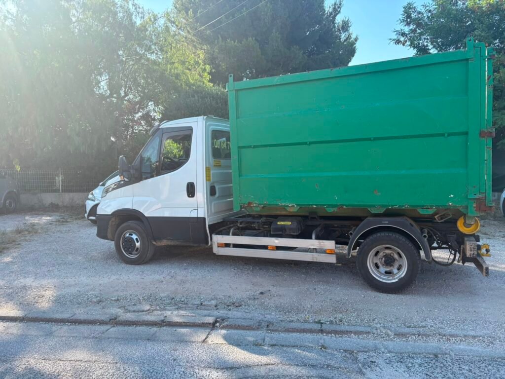Benne gros volume livrée à La Garde